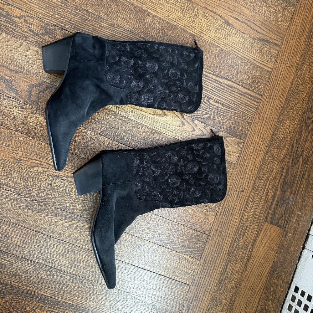 Warren Edwards Brand new - black suede, calf high boots with embroidery, size 39